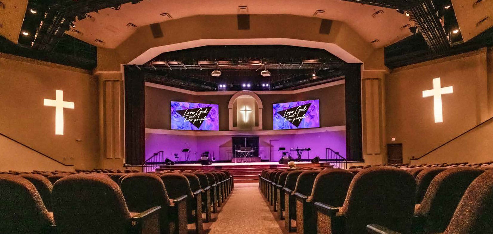 Digital Projection Lets the Light Shine at Lighthouse World Outreach Center (3)