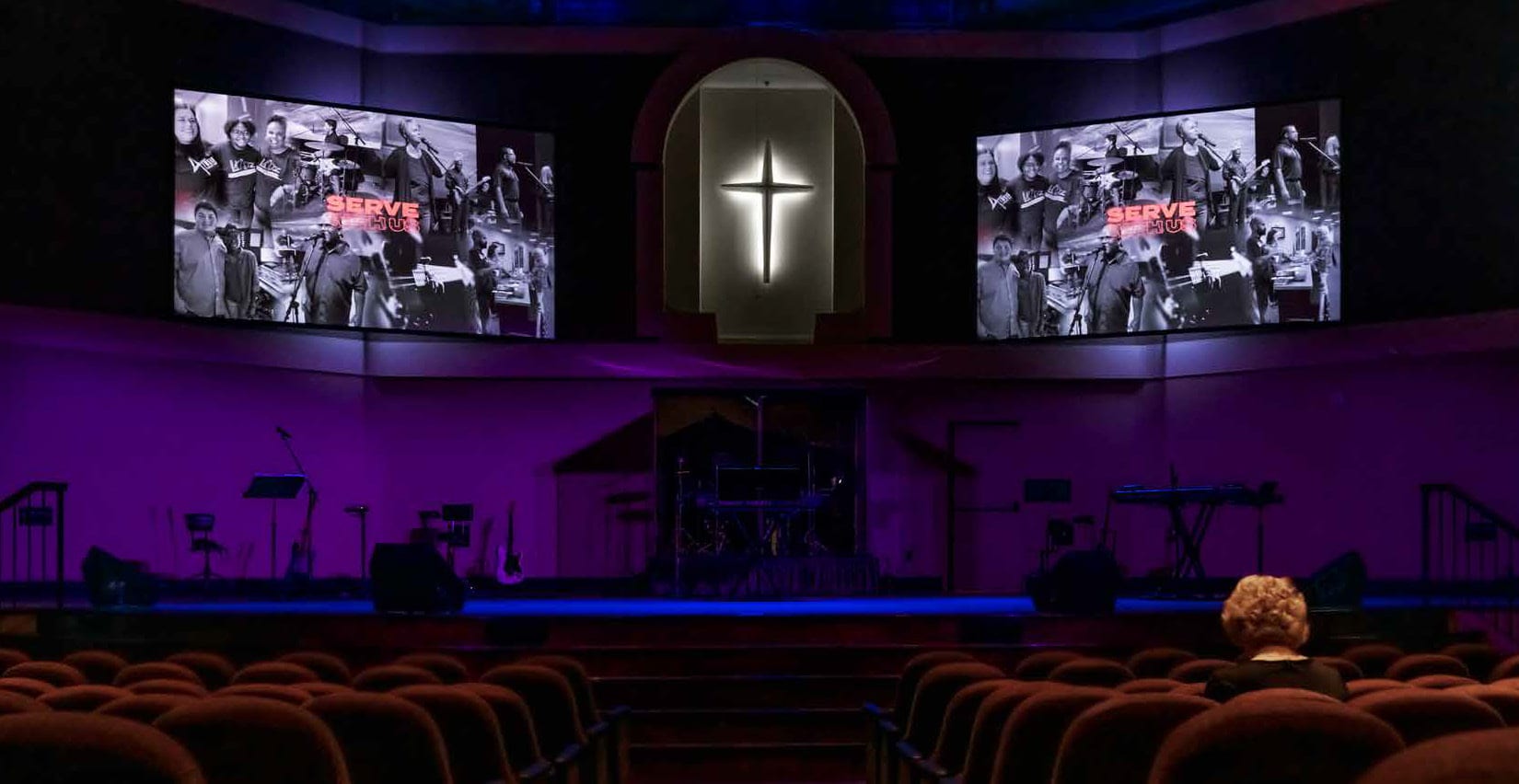 Digital Projection Lets the Light Shine at Lighthouse World Outreach Center (5)