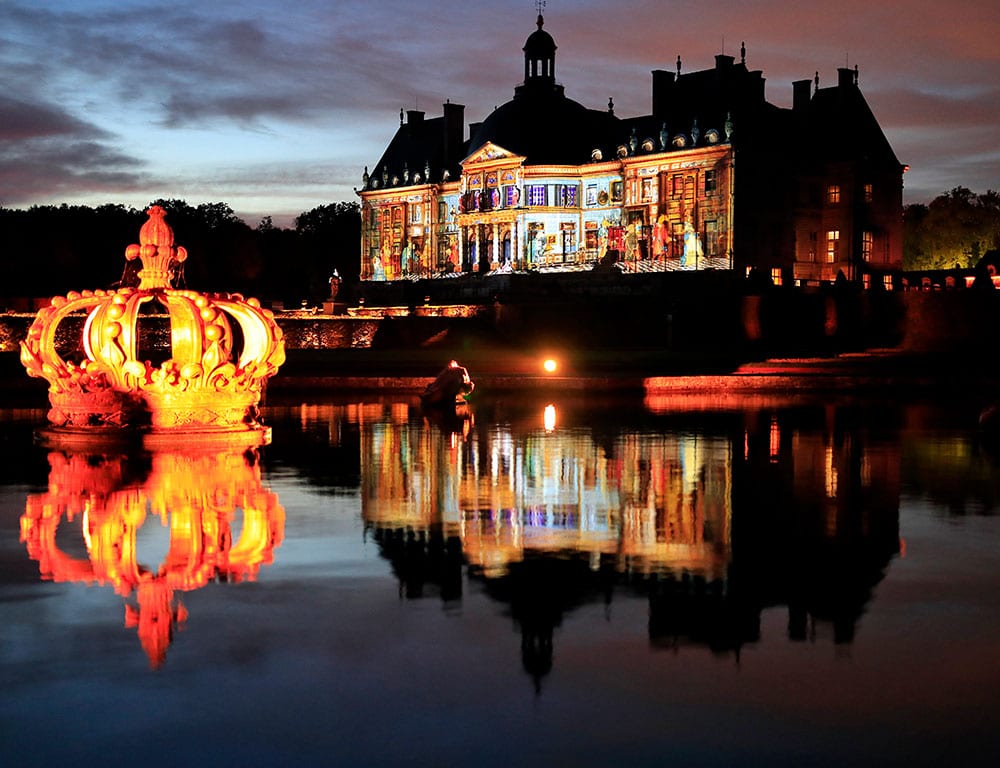 Château de Vaux-le-Vicomte projection mapping by Digital Projection